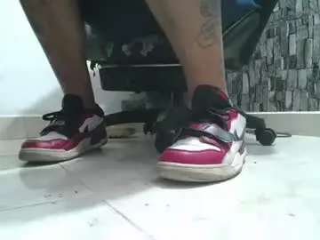 Chaturbate Live Porn of srfindomfeet_