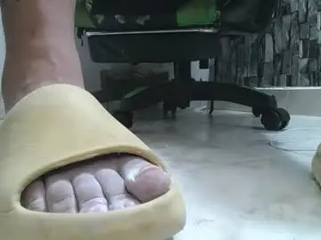 Chaturbate Best live sex cam show of srfindomfeet_