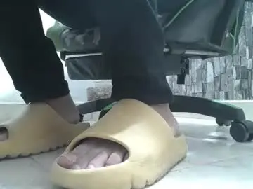 Chaturbate Sex Cam of srfindomfeet_