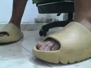 Chaturbate Live Porn of srfindomfeet_