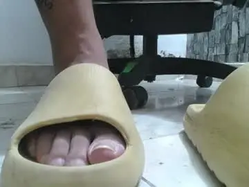 Chaturbate Adult Video Chat of srfindomfeet_