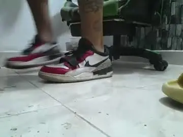 Chaturbate Live Sex of srfindomfeet_