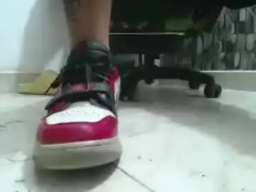 Chaturbate Free Live Porn of srfindomfeet_