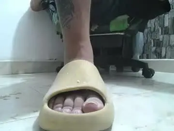 Chaturbate Live Sex of srfindomfeet_