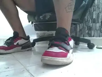 Chaturbate Adult Video Chat of srfindomfeet_