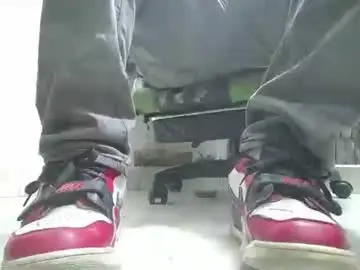 Chaturbate Nude Webcam of srfindomfeet_