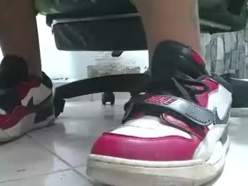 Chaturbate Nude Webcam of srfindomfeet_