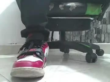 Chaturbate Best Webcam of srfindomfeet_