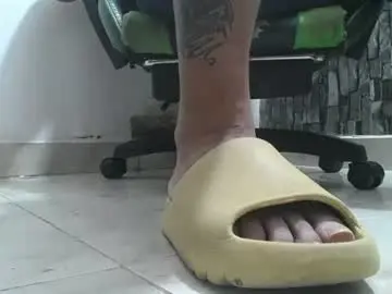 Chaturbate Live Porn of srfindomfeet_