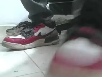 Chaturbate Sex Cam of srfindomfeet_