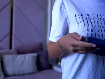 Chaturbate Live Sex Cam of alexaheyess