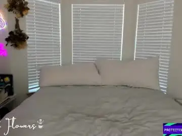 Chaturbate Private Sex Chat of violetttflowers
