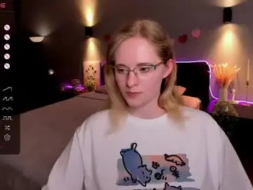 Chaturbate Live Sex Cam of sheslinki
