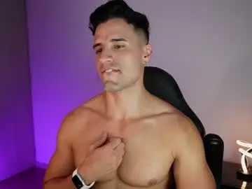 Chaturbate Live Porn of krops_