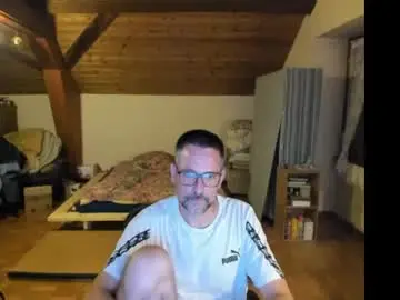 Chaturbate Live Porn of supersquirrel81