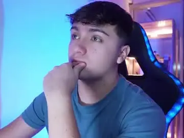 Chaturbate Free Live Porn of aron__cooper