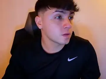 Chaturbate Nude Webcam of aron__cooper