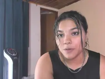 Chaturbate Live Sex Cam of naomy_ruiz_