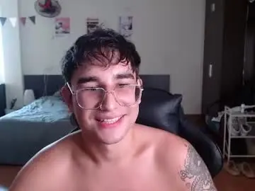 Chaturbate Watch Live Sex Cams of steveoceanbeanhuge
