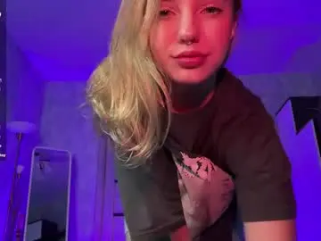 Chaturbate Live Sex Cam of itsevedarkside_