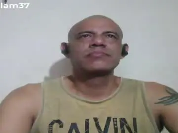 Chaturbate Watch Live Sex Cams of retlam37