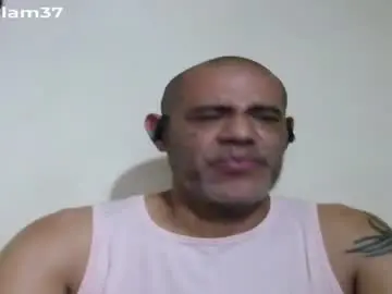 Chaturbate Watch Live Sex Cams of retlam37