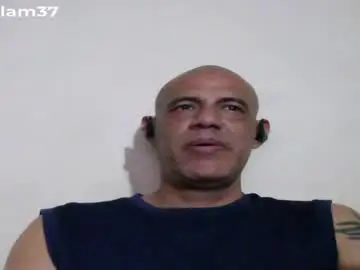 Chaturbate Watch Live Sex Cams of retlam37
