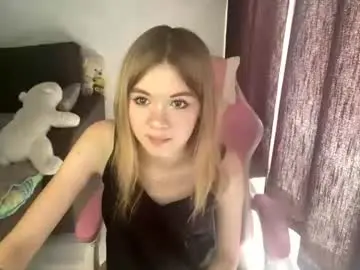 Chaturbate Live Sex Cam of minnie_ange1