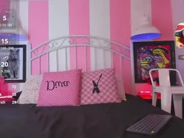 Chaturbate Nude Webcam of mxli_divine_