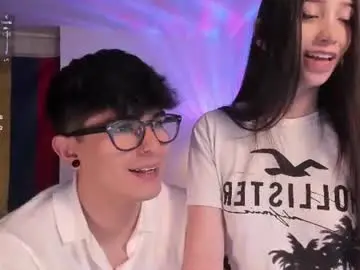 Chaturbate Live Sex Cam of mikeyvioleta