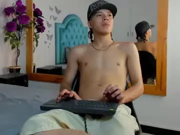 Chaturbate Adult Video Chat of charlie_latino