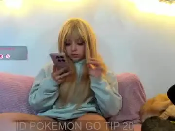 Chaturbate Live Sex Cam of meowmelf