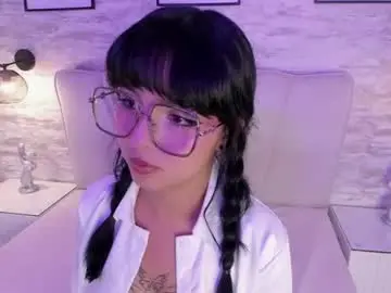 Chaturbate Live Sex Cam of little_vel
