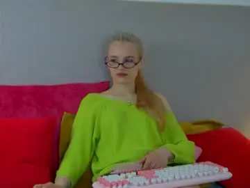 Chaturbate Live Sex Cam of lealamour