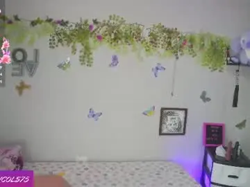 Chaturbate Free Live Porn of mia_nicols