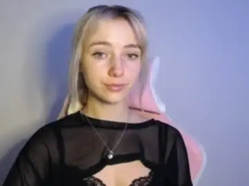 Chaturbate Live Sex Cam of luciacam20