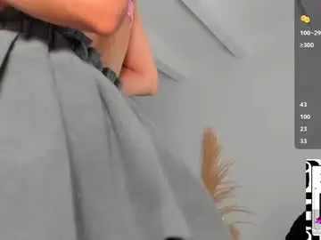 Chaturbate Live Sex of chrishell_