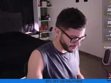 Chaturbate Live Sex Cam of phantom_bigger1