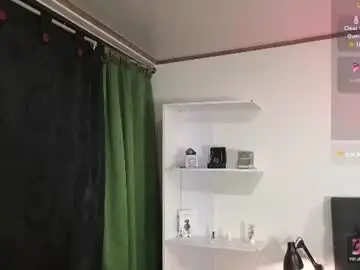 Chaturbate Live Sex Cam of phantom_bigger1