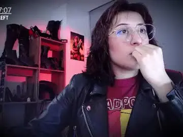 Chaturbate Live Sex Cam of scarlett_sen
