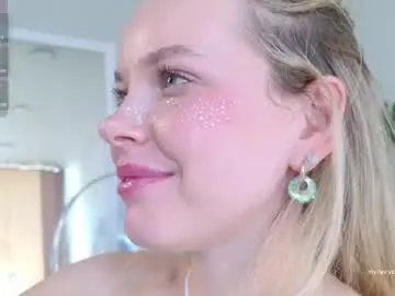 Chaturbate Live Sex Cam of milly_shy