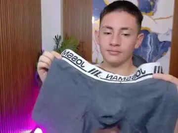 Chaturbate Sex Cam of andres_tay