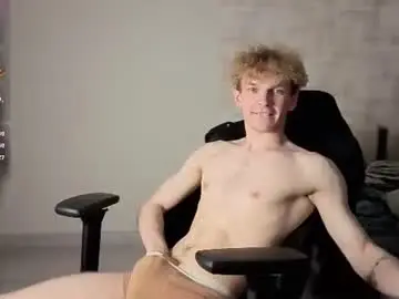 Chaturbate Live Sex Cam of adamharriss