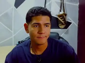 Chaturbate Live Porn of latinohotboy_