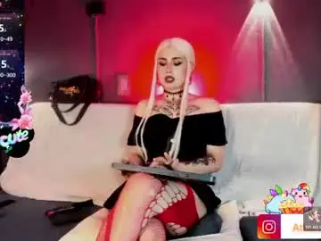 Chaturbate Free Porn Cam of mix_carmilla
