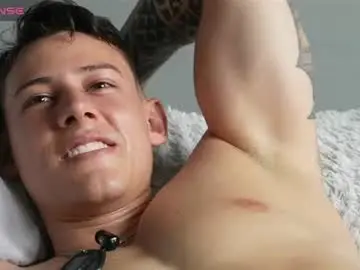 Chaturbate Live Sex Cam of muscle_king_cum