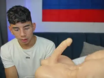 Chaturbate Adult Webcam of andrew_twink18