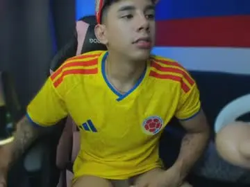 Chaturbate Watch Live Sex Cams of andrew_twink18