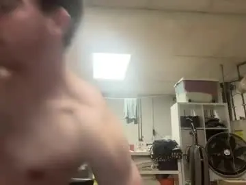 Chaturbate Adult Webcam of shirtlesshunk15