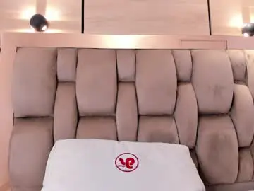 Chaturbate Live Sex Cam of im_mou_